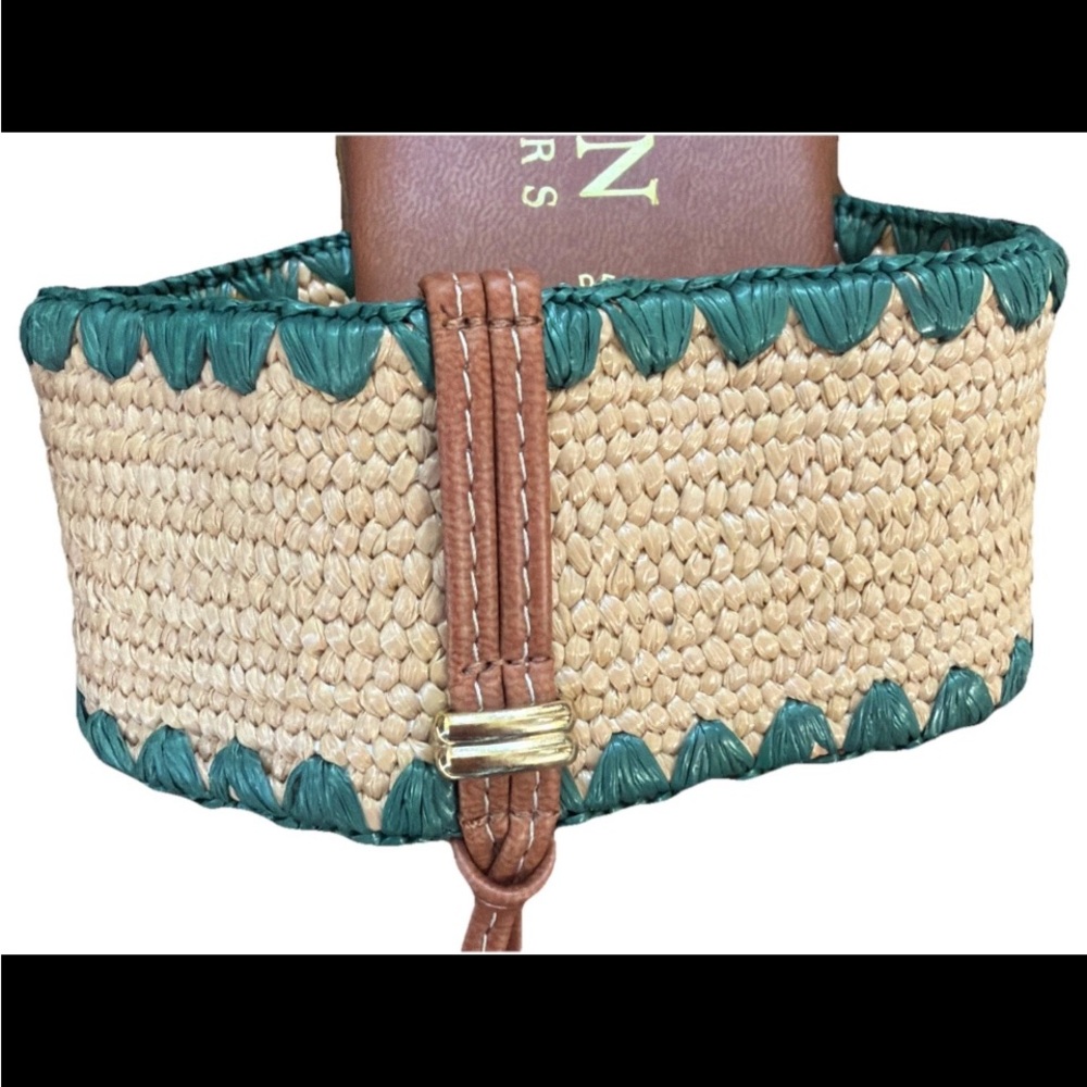 🆕 Italian Shoemakers Green and Tan Thong Sandals Raffia Accents Summer/Casual - Picture 3 of 8